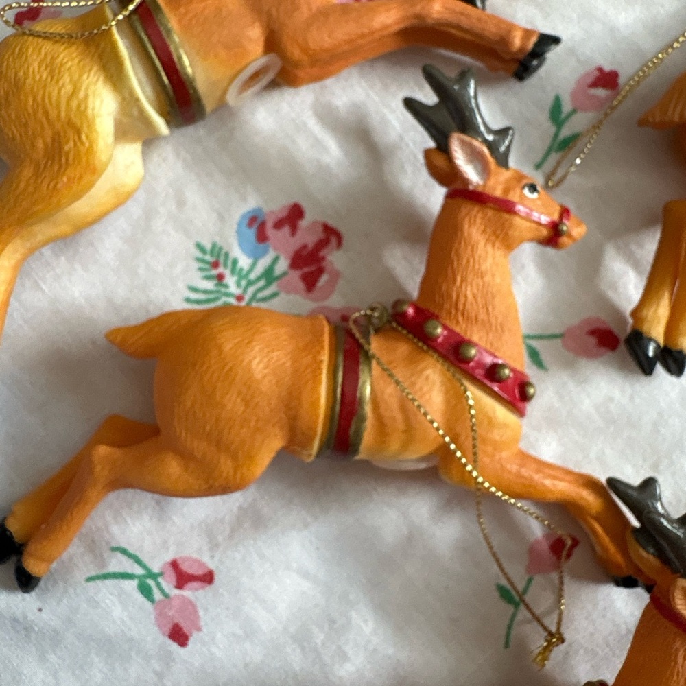 Vintage🍋Reindeer and Santa Sleigh Ornaments Set - Picture 4 of 6